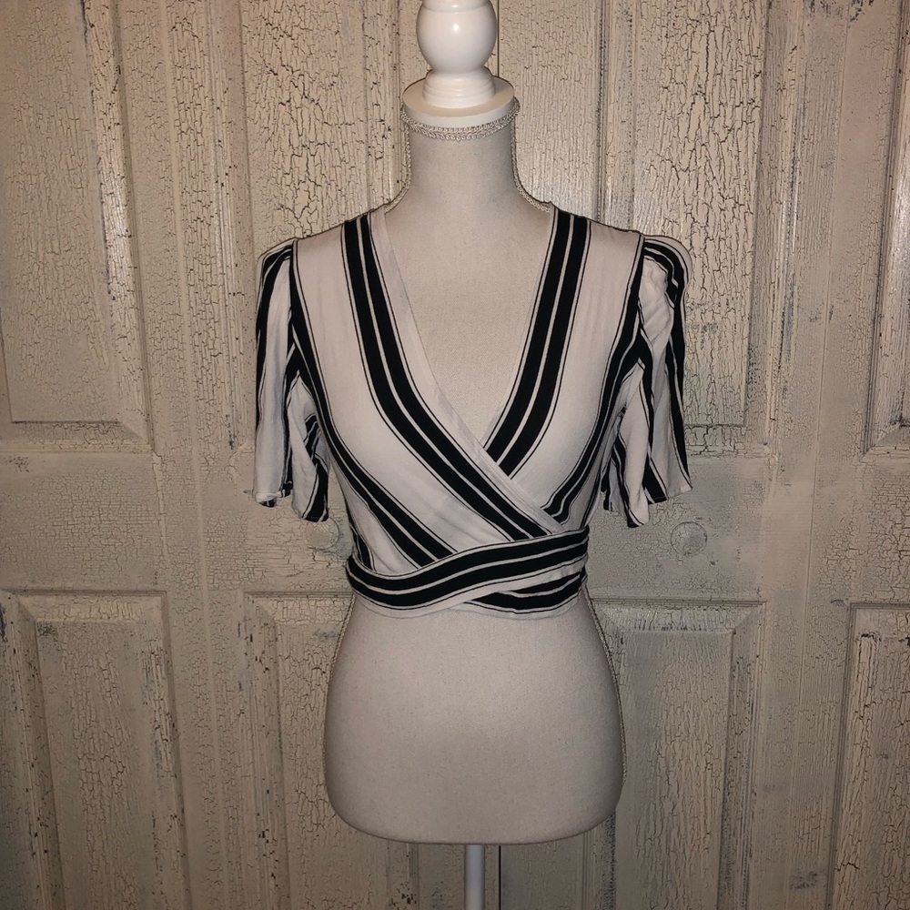 Express wrap tie crop top. Beautiful! Size small.